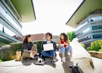 La UAH recibirá 218.736 euros para reforzar las ayudas Erasmus+ de sus estudiantes en 2026/27 2 La UAH recibirá 218.736 euros para reforzar las ayudas Erasmus+ de sus estudiantes en 2026/27