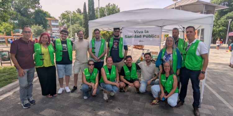 Más Madrid moviliza a sus voluntarios en Alcalá dentro de un puerta a puerta regional con 5.000 viviendas 1 Foto: Más Madrid