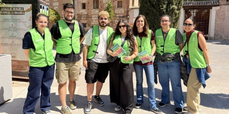 Más Madrid Alcalá saldrá este sábado a hablar con vecinos dentro de su campaña puerta a puerta 1 mas madrid puerta a puerta