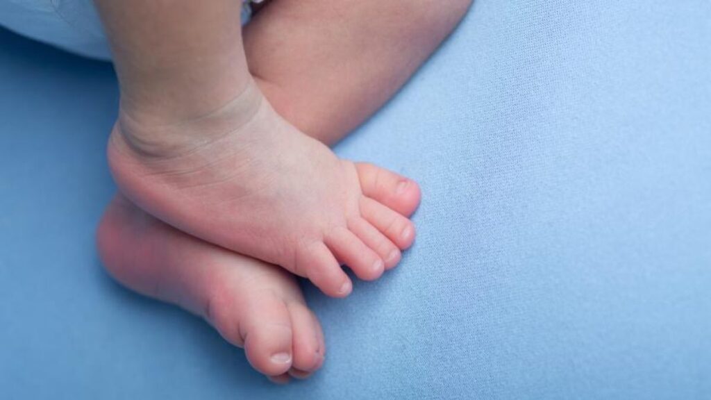 La prueba del talón se amplía a 35 enfermedades y estrenará resultados digitales para las familias 1 pies bebe