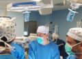 El Hospital Príncipe de Asturias implanta la primera prótesis de la sanidad pública española que recupera la voz y la deglución