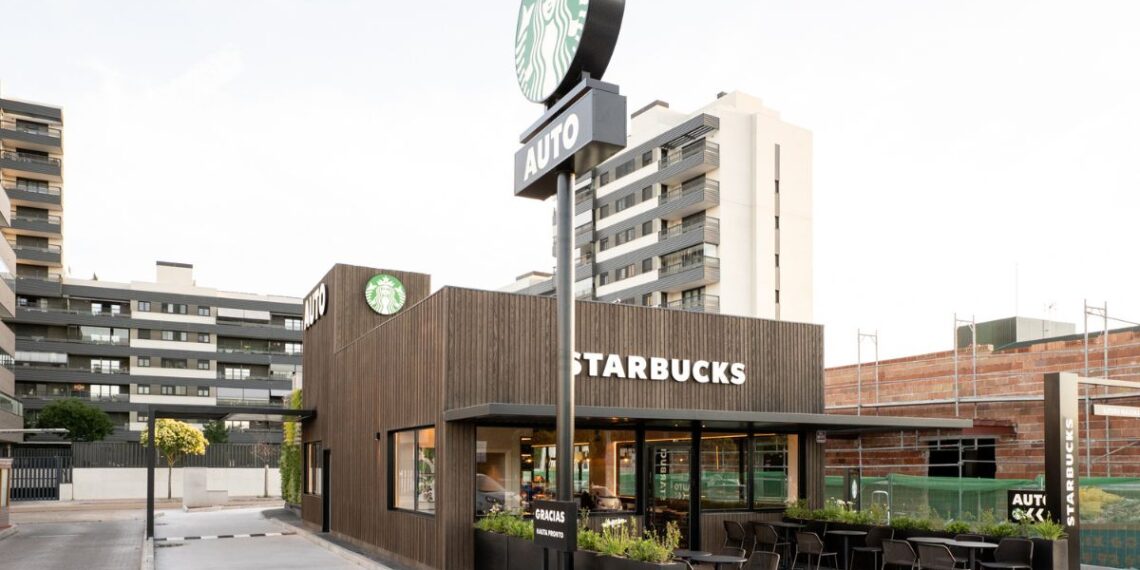 Starbucks abre en La Garena su segunda tienda en Alcalá con servicio para recoger desde el coche 1 starbucks la garena