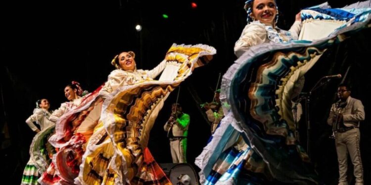 Viva México llevará música, mariachis y danzas tradicionales al centro histórico el próximo 14 de junio 1 Foto: clasicosenalcala.net