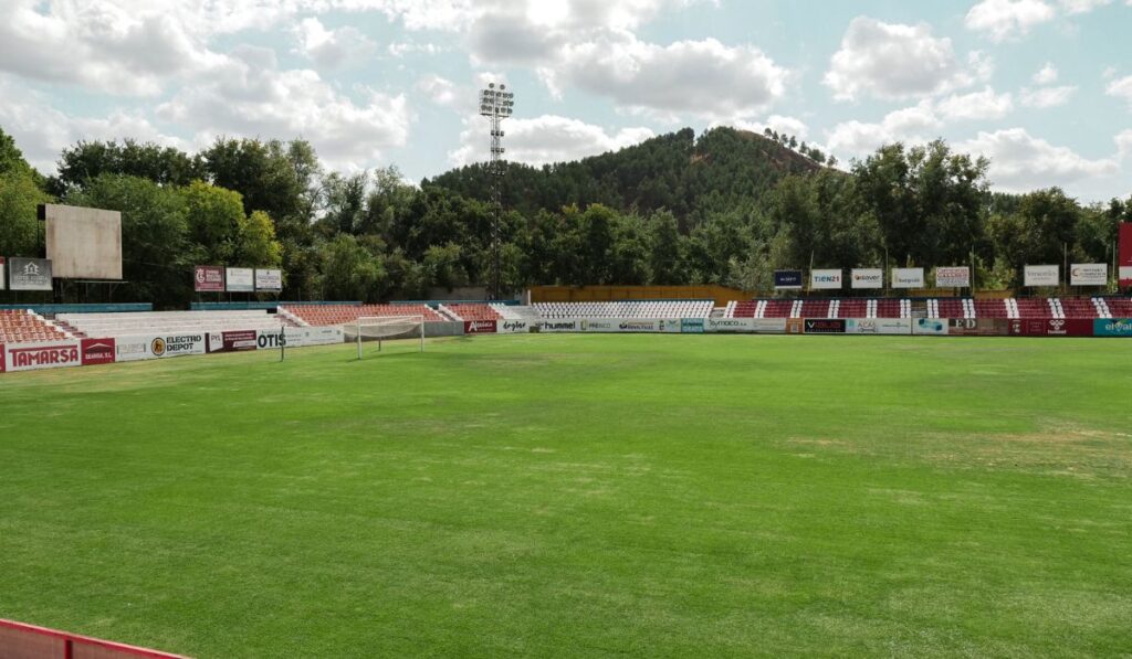 La RSD Alcalá prepara el regreso al trabajo con nuevos fichajes y un bloque de renovaciones 1 Estadio municipal El Val