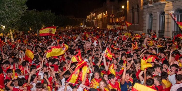 España levanta su segundo Mundial y convierte la Plaza de Cervantes en una celebración inolvidable 1 Fuente: Ayto Alcalá de Henares