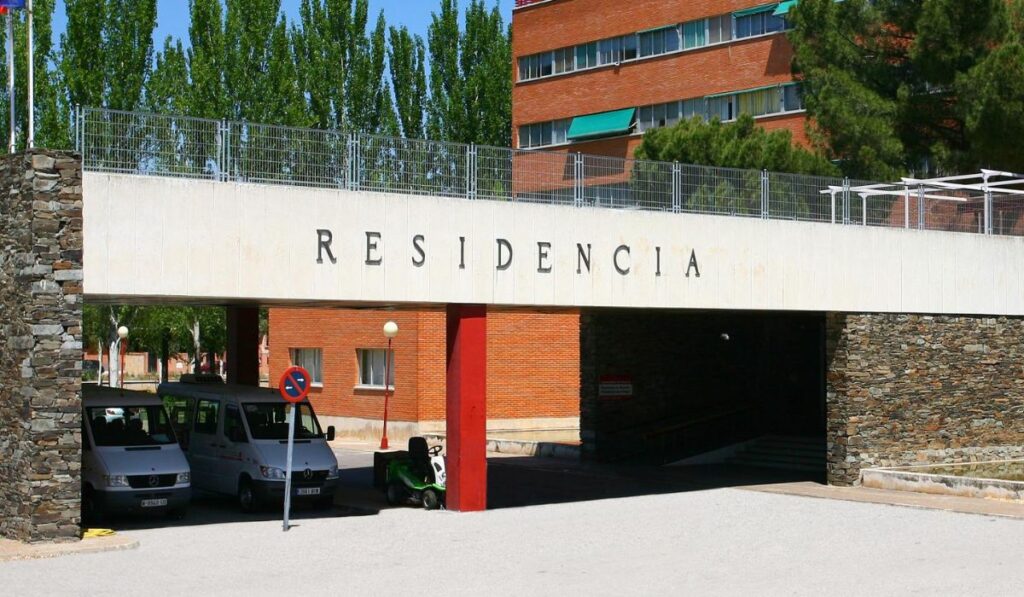 La residencia Francisco de Vitoria de Alcalá acoge a mayores evacuados por el incendio de la Sierra Oeste 1 Residencia
