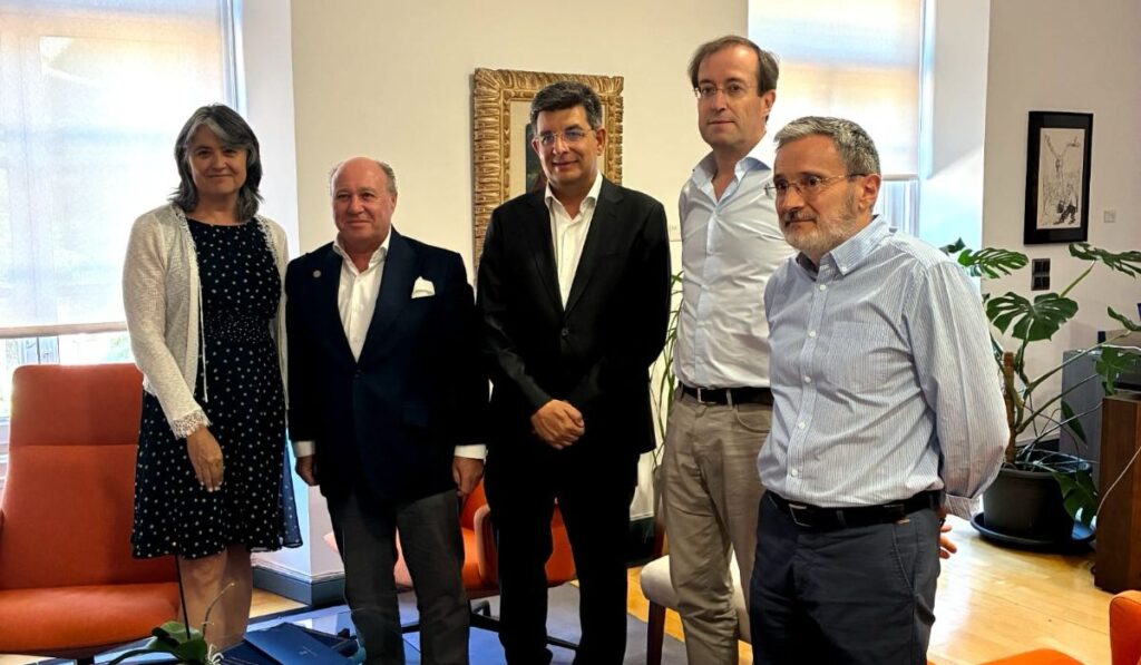 La UAH y Alumni España refuerzan su colaboración con nuevos proyectos para antiguos alumnos 1 UAH ALumni