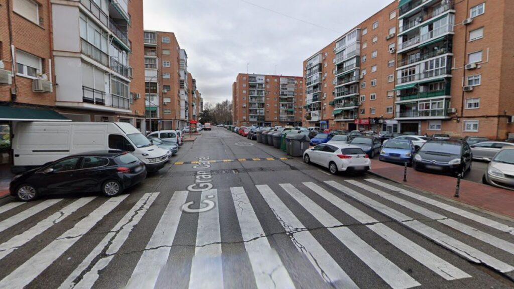 El asfaltado de Gran Canal altera el tráfico y tres líneas de autobús hasta el 14 de agosto 1 calle gran canal asfaltado
