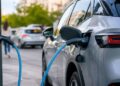 Las ZBE cambian la movilidad de forma desigual: Alcalá aumenta un 52% sus compras de coches sostenibles