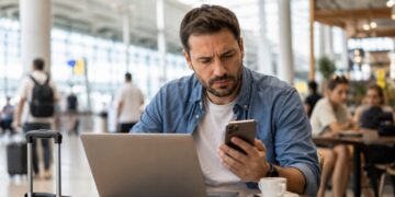 Una nueva campaña alerta sobre las estafas digitales del verano y el riesgo de usar redes wifi públicas