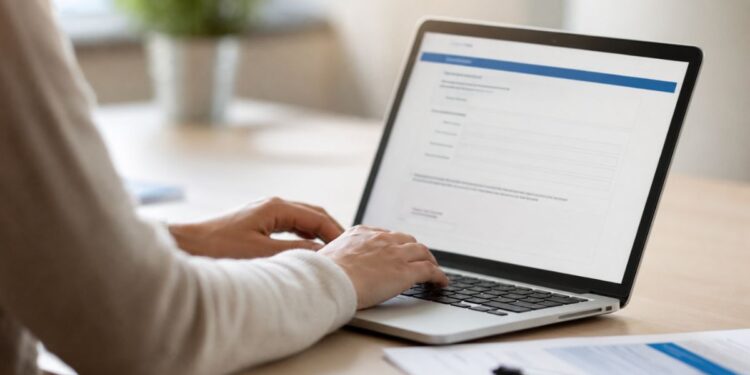 mujer portatil laptop
