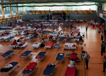 El pabellón de Espartales alcanza las 195 personas evacuadas y completa prácticamente sus plazas