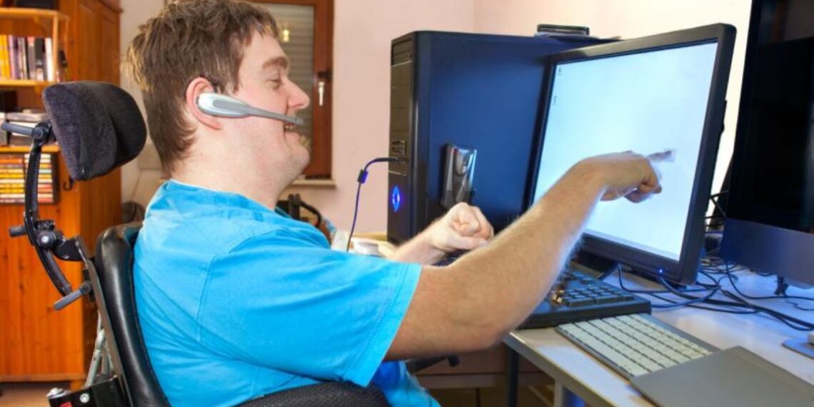 Abiertas ayudas de hasta 60.000 euros para Oficinas de Apoyo a la Vida Independiente de personas con discapacidad 1 persona discapacidad
