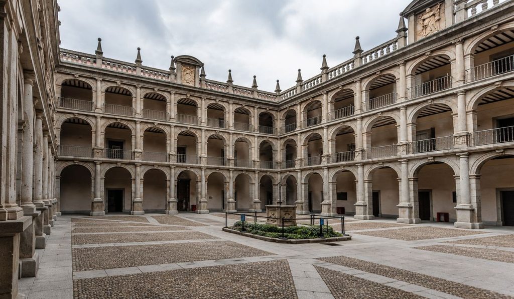Patio de Santo Tomas