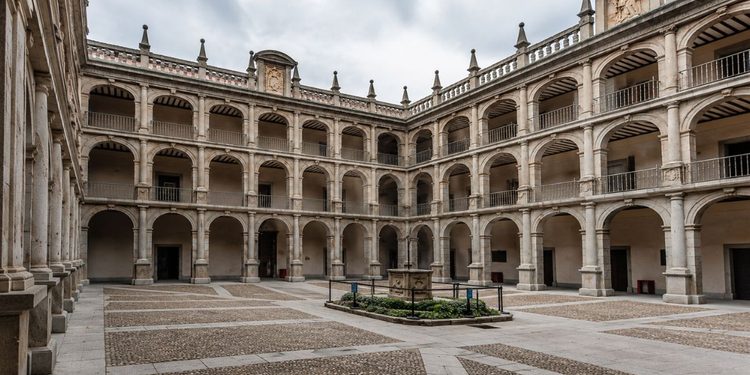 Patio de Santo Tomas