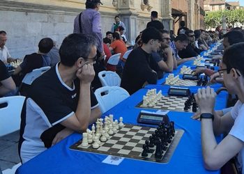 El ajedrez reúne a 124 participantes de todas las edades en la Plaza de San Diego durante las Ferias 3 El ajedrez reúne a 124 participantes de todas las edades en la Plaza de San Diego durante las Ferias