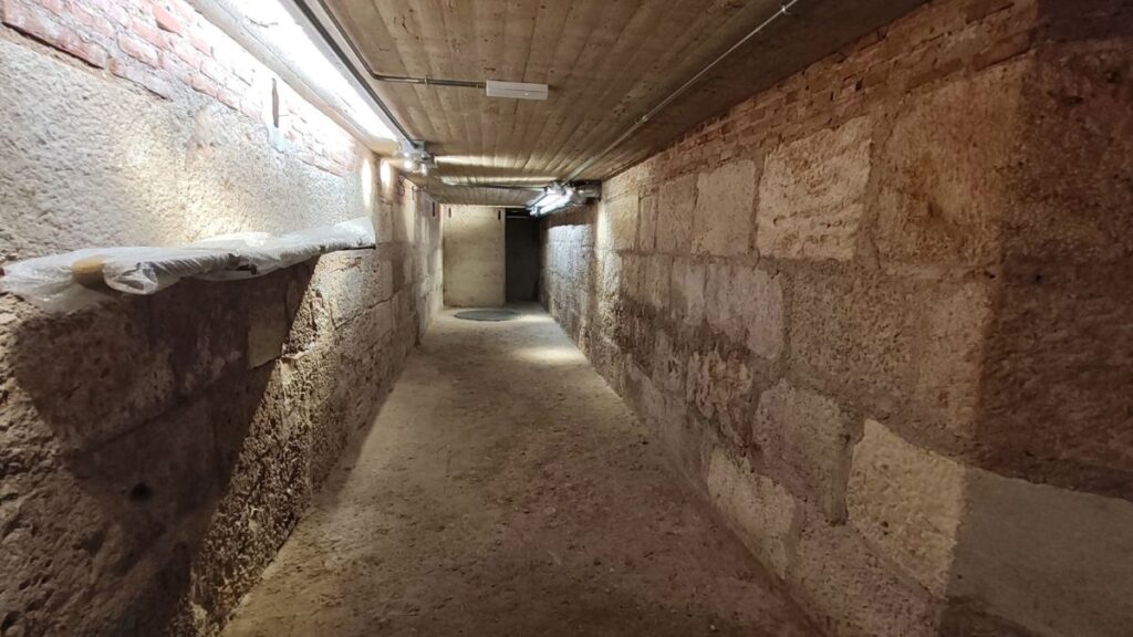 Finaliza la rehabilitación del refugio antiaéreo de la Plaza de Cervantes antes de su futura apertura al público 1 bunker guerra civil