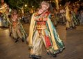 Cientos de familias acompañan a las carrozas en el último gran desfile de las Ferias de Alcalá