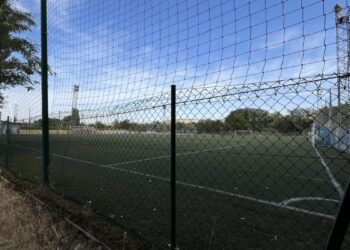 Alcalá destina 450.000 euros a renovar el césped artificial de dos campos de fútbol de Aguadores y Cogolludo