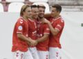 La RSD Alcalá mantiene su pleno de pretemporada tras ganar 2-0 al Rayo Majadahonda en El Val