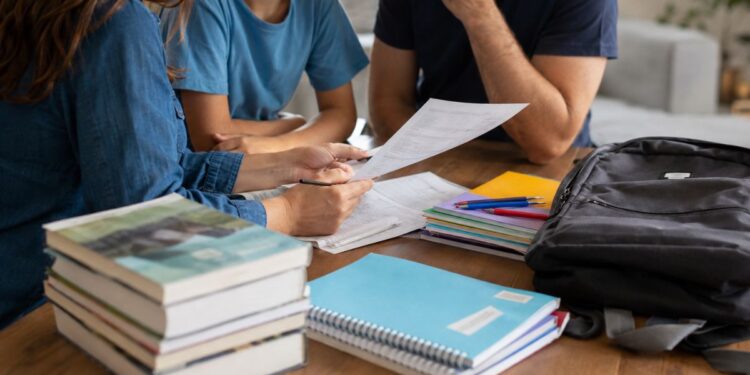 Cómo funciona el Programa Accede en Alcalá durante el curso 2026-2027 y quién puede solicitar los libros 1 familia libros