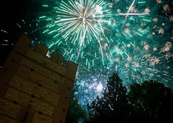 Trece minutos de fuegos artificiales despiden las Ferias de Alcalá ante miles de personas 4 Trece minutos de fuegos artificiales despiden las Ferias de Alcalá ante miles de personas