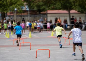 Mini Olimpiadas solidarias en Barrio Venecia: cinco pruebas infantiles y un almuerzo para ayudar a Fundación Astier