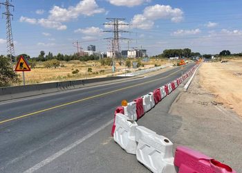 La avenida de Camarma reabre antes de lo previsto y recupera el tráfico entre la A-2 y Las Sedas