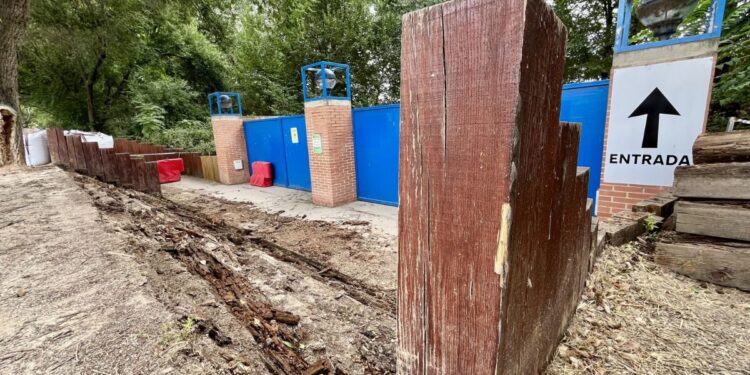 Alcalá cierra el acceso central al Recinto Ferial para remodelar la escalera antes de las Ferias 1 obras recinto ferial