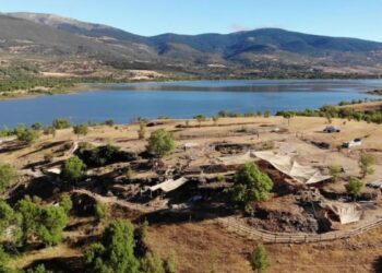 El director del Museo Arqueológico de Alcalá codirige una campaña con más de 100 especialistas en el Valle de los Neandertales