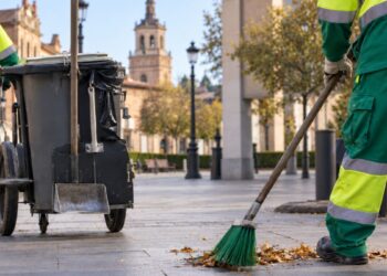 La Brigada Municipal de Limpieza de Alcalá votará este jueves si continúa con la huelga suspendida en junio