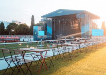 Muralla Indie arranca hoy en Alcalá: estos son todos los horarios de Love of Lesbian, Lori Meyers y compañía 2 Muralla Indie arranca hoy en Alcalá: estos son todos los horarios de Love of Lesbian, Lori Meyers y compañía