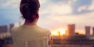 Las mujeres víctimas de violencia en Alcalá pueden recibir ayudas directas de hasta 12.420 euros según su situación familiar