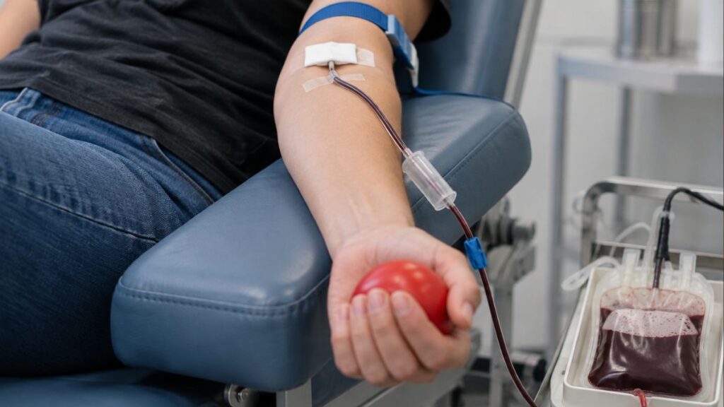 Seis grupos sanguíneos siguen en alerta roja en Madrid y el Príncipe de Asturias permite donar en Alcalá 1 Seis grupos sanguineos
