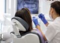 Tratamientos dentales gratis para menores y mayores de 80 años en Madrid: quién puede pedirlos desde Alcalá