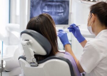 Tratamientos dentales gratis para menores y mayores de 80 años en Madrid: quién puede pedirlos desde Alcalá