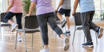 Alcalá enseñará ejercicios a las personas mayores para prevenir la fragilidad y reducir el riesgo de caídas