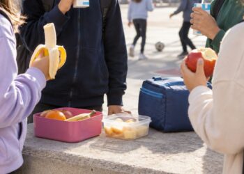 Los colegios de Alcalá pueden apuntarse hasta el 30 de septiembre al programa gratuito de fruta y leche