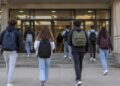 La huelga indefinida de la educación pública llegará a Alcalá el 14 de octubre tras una protesta de 10.000 personas