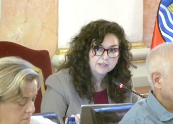 El PP defiende haber ejecutado 107 procesos selectivos en Alcalá frente a las críticas por las oposiciones pendientes