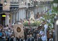 Veinticinco policías portan a la Virgen del Val en una procesión que cambió su recorrido por las obras