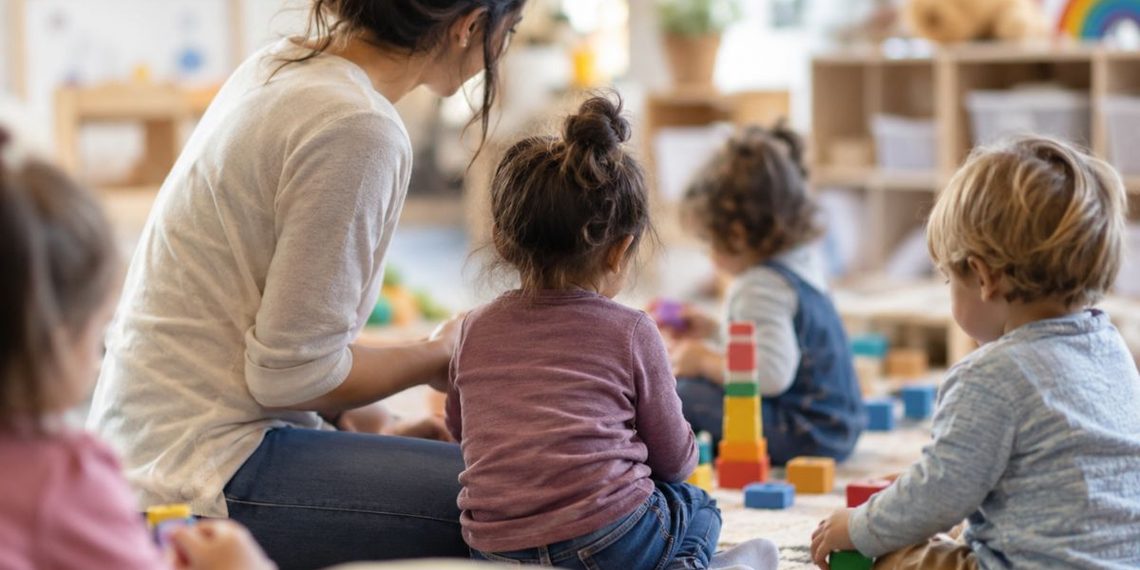 El voto de calidad de Piquet tumba la propuesta para equiparar salarios de educadoras infantiles de cuatro centros de Alcalá 1 profesora escuela infantil