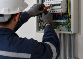 Alcalá Desarrollo publica seis vacantes de limpieza, mantenimiento e instalación eléctrica en septiembre
