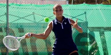 La alcalaína Carlota Luján conquista los títulos individual y de dobles del torneo internacional juvenil de Alcalá
