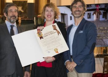 El personal de enfermería del Hospital Príncipe de Asturias recibe el primer Premio María de Murga 4 El personal de enfermería del Hospital Príncipe de Asturias recibe el primer Premio María de Murga