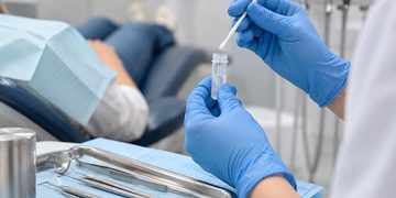 Un estudio español logra identificar la periodontitis mediante una muestra de saliva y el uso de inteligencia artificial