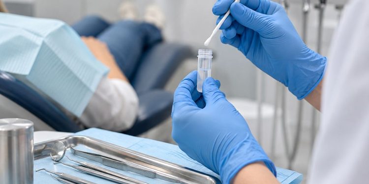 Un estudio español logra identificar la periodontitis mediante una muestra de saliva y el uso de inteligencia artificial 1 clinica dental