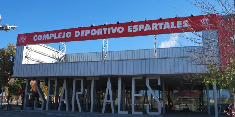 CCOO reclama a Instinto Deportivo el pago de septiembre a cerca de 30 trabajadores del polideportivo de Espartales 1 Complejo Deportivo Espartales / Foto: CCOO