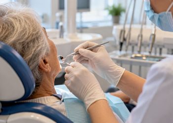 Los dentistas ponen el foco en la prevención para llegar a la vejez con una mejor salud oral 2 Los dentistas ponen el foco en la prevención para llegar a la vejez con una mejor salud oral