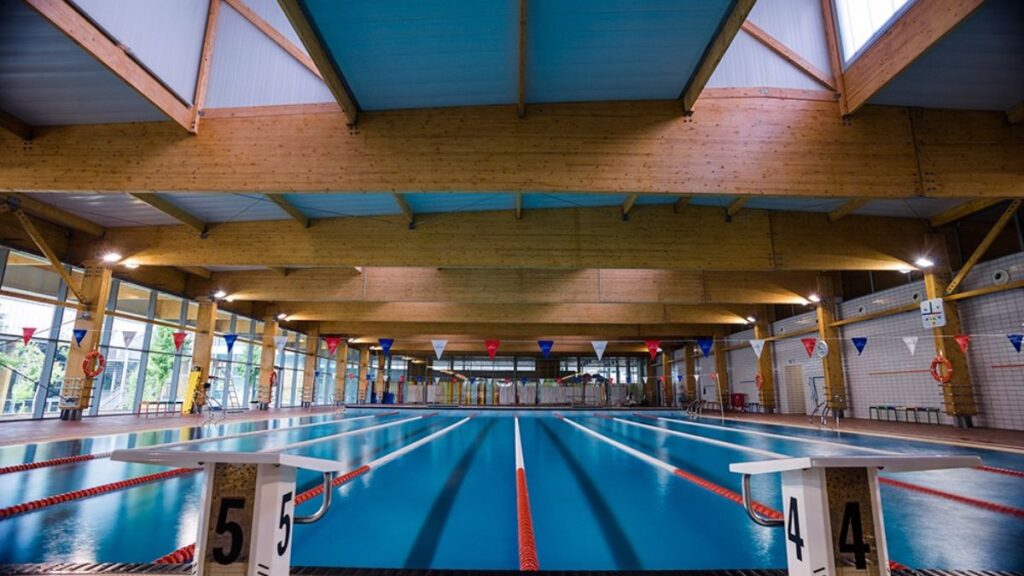 piscina complejo deportivo espartales